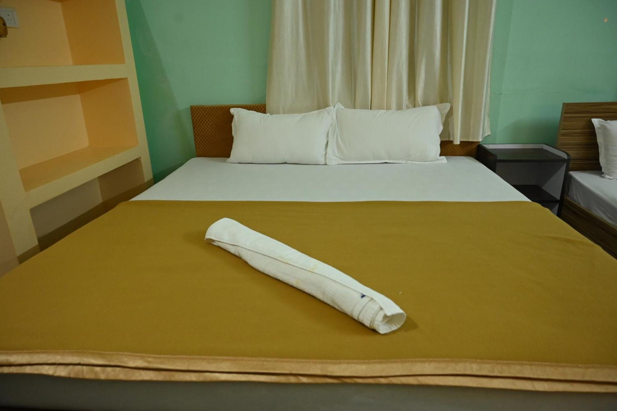 Royal Seaview Residency Appartement Port Blair Buitenkant foto